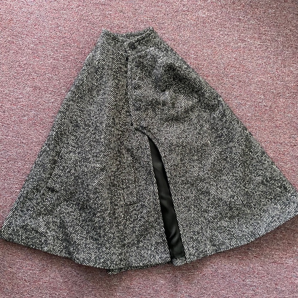 Vivienne Tam Wool Cape size S
